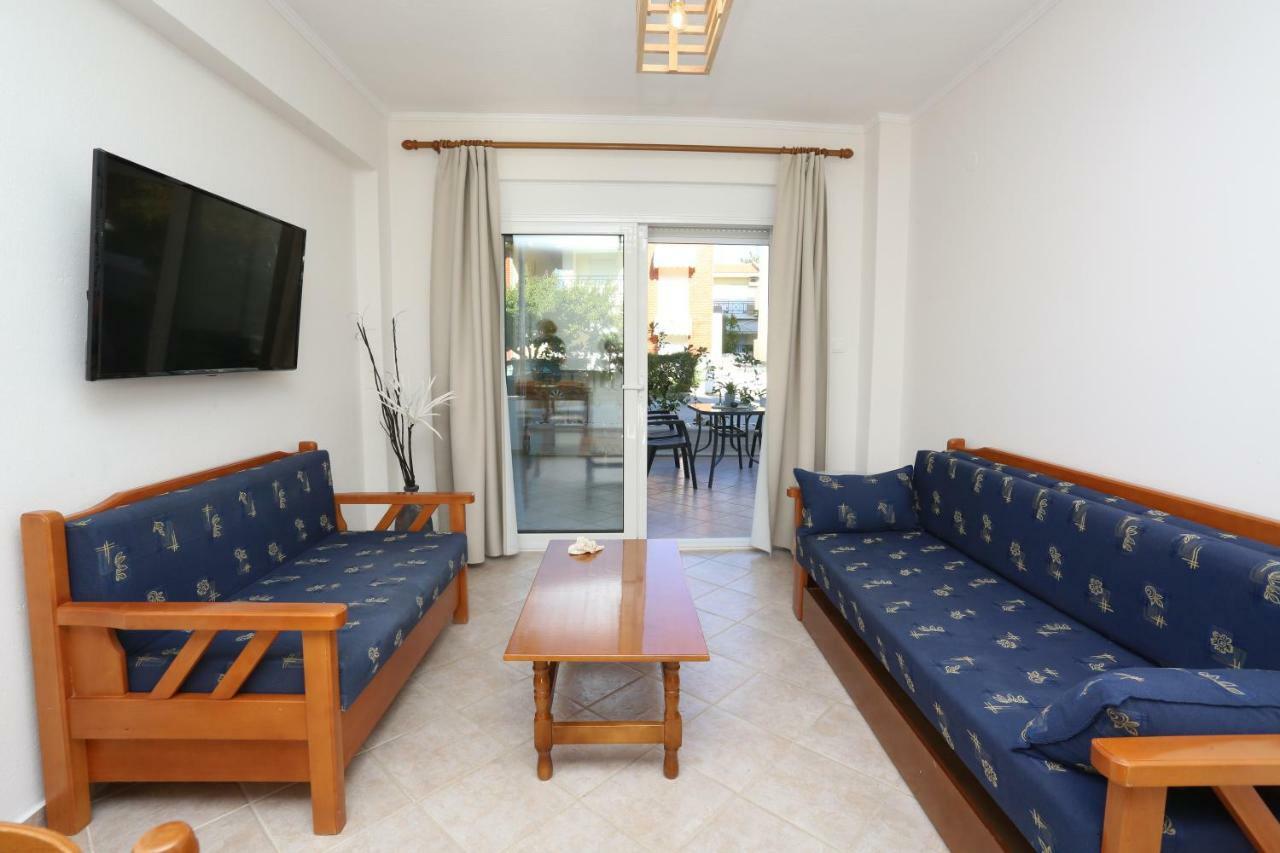 Kastoria Apartments โปไลโครโน ภายนอก รูปภาพ