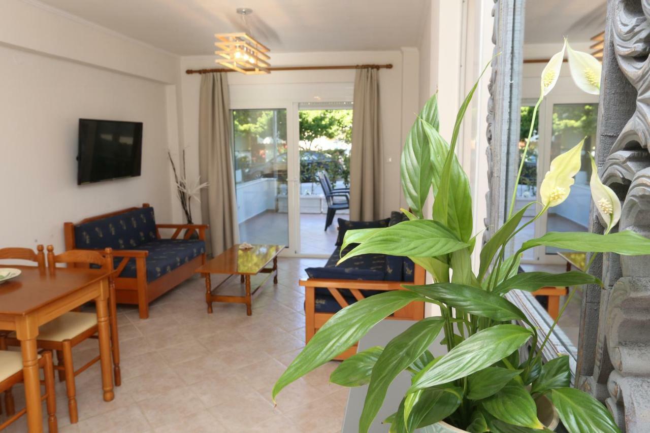 Kastoria Apartments โปไลโครโน ภายนอก รูปภาพ